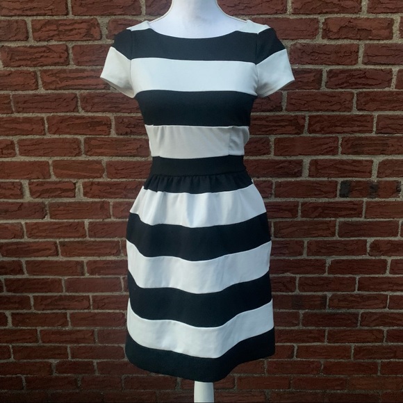 Elle Dresses & Skirts - Elle striped dress with pockets